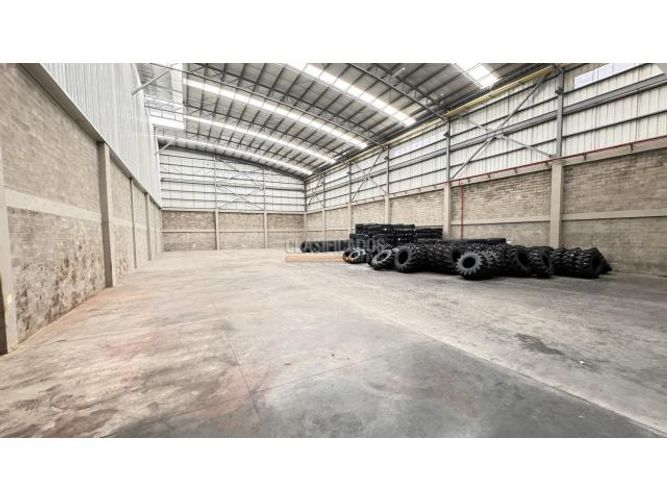 Bodega en arriendo en Zona Industrial, Yumbo, 1871 m² · foto 8 de 19