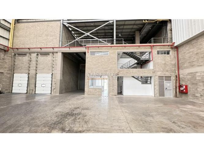 Bodega en arriendo en Zona Industrial, Yumbo, 1871 m² · foto 10 de 19