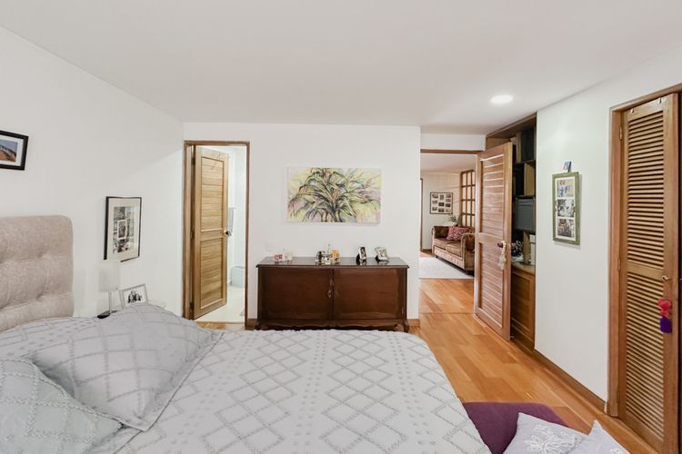 Apartamento de 3 alcobas en venta en Chico Norte, Bogotá, 139 m² · foto 13 de 21