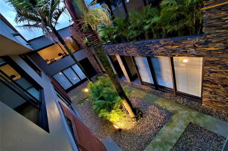 Casa de 4 alcobas en venta en Santa Ana, Bogotá, 731 m² · foto 2 de 16