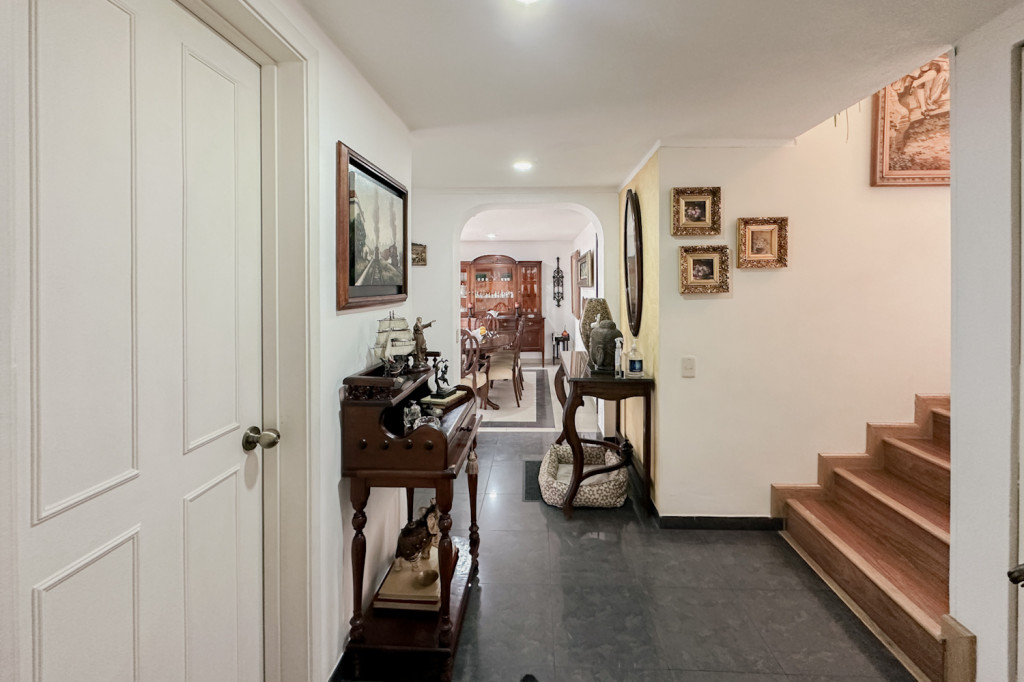 Casa en venta en Caobos Salazar, Bogotá · foto 3 de 24