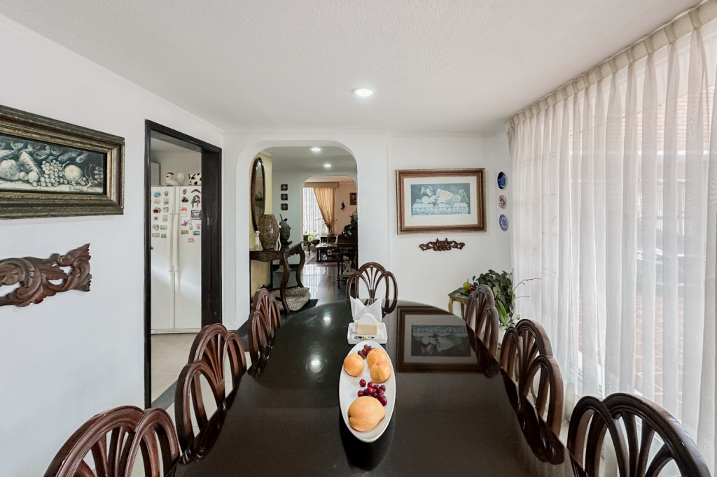 Casa en venta en Caobos Salazar, Bogotá · foto 5 de 24