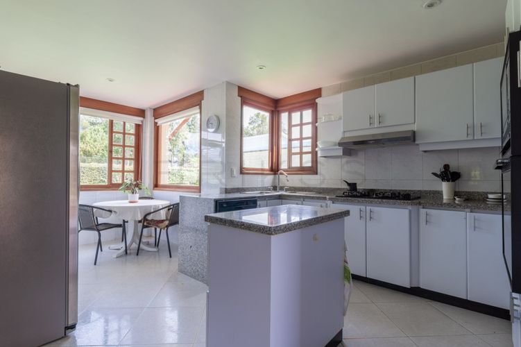 Casa de 4 alcobas en venta en Guaymaral, Bogotá, 380 m² · foto 7 de 24