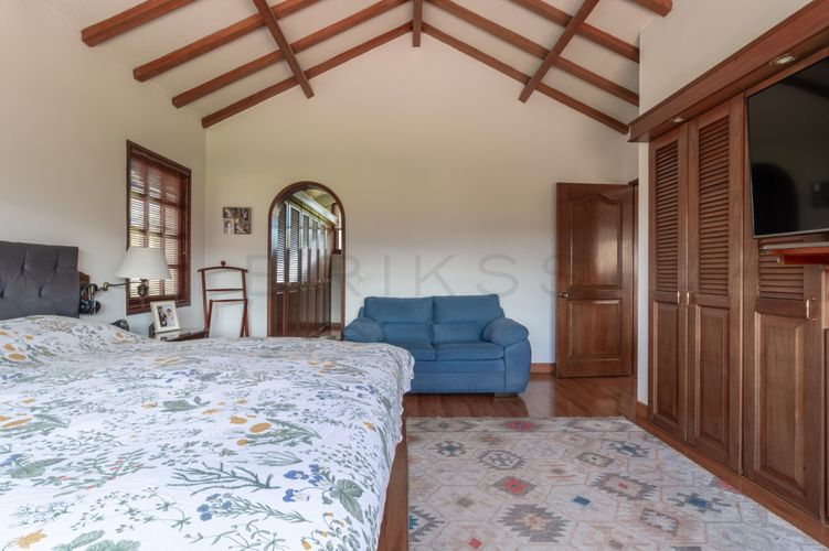 Casa de 4 alcobas en venta en Guaymaral, Bogotá, 380 m² · foto 12 de 24