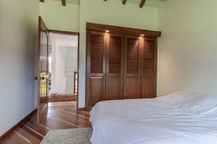 Casa de 4 alcobas en venta en Guaymaral, Bogotá, 380 m² · foto 15 de 24