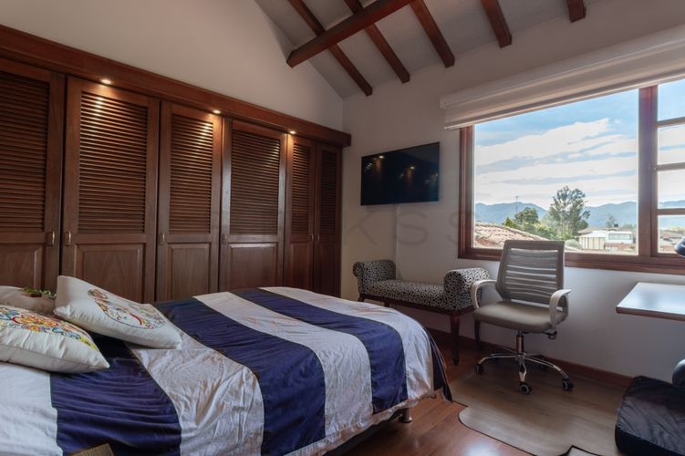 Casa de 4 alcobas en venta en Guaymaral, Bogotá, 380 m² · foto 16 de 24