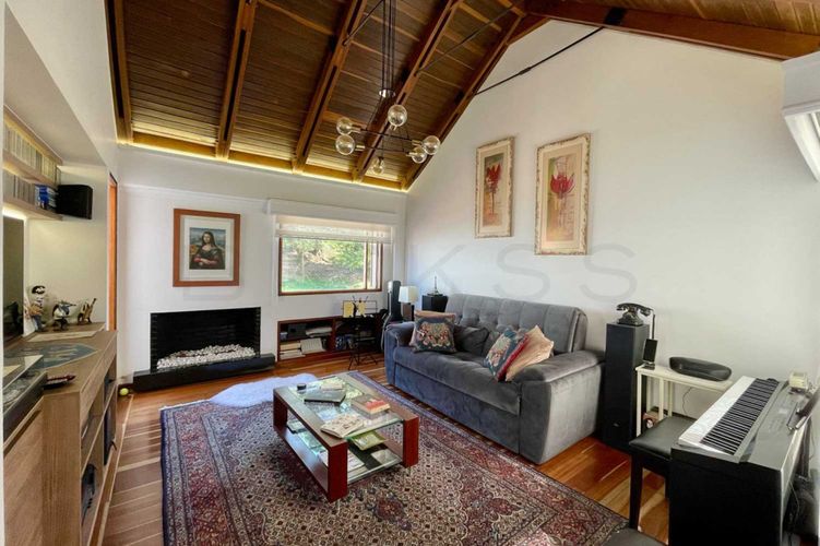 Casa de 4 alcobas en venta en Engativá, Bogotá, 258 m² · foto 2 de 24