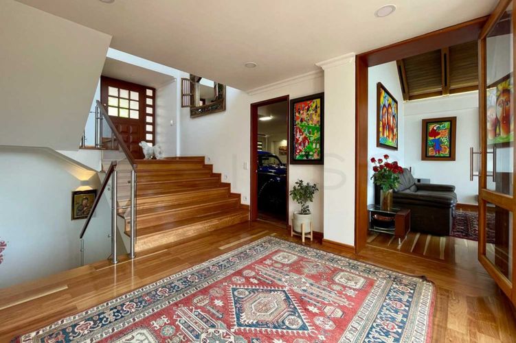 Casa de 4 alcobas en venta en Engativá, Bogotá, 258 m² · foto 3 de 24