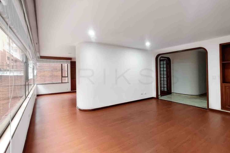 Apartamento de 3 alcobas en venta en Chico Norte, Bogotá, 160 m² · foto 2 de 24