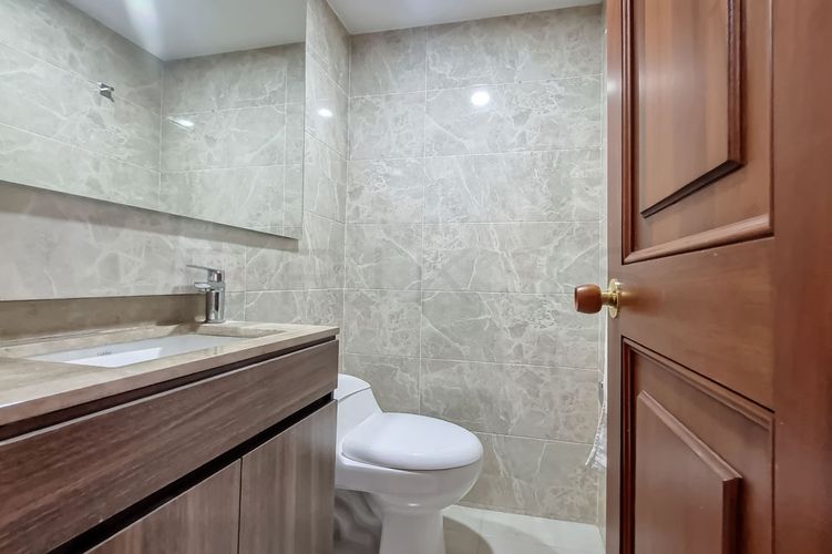 Apartamento de 3 alcobas en venta en Chico Norte, Bogotá, 160 m² · foto 11 de 24