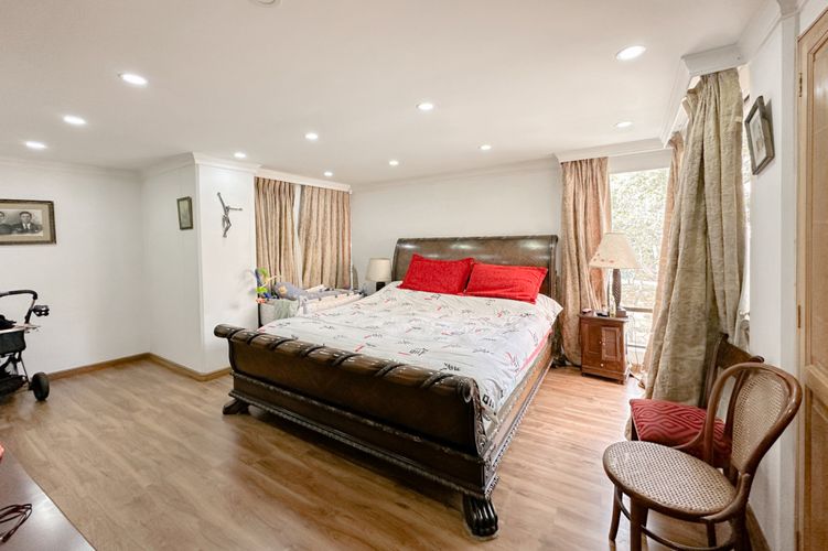 Apartamento en venta en Los Rosales, Bogotá · foto 6 de 22