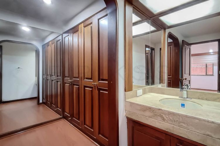 Apartamento de 3 alcobas en venta en Chico Norte, Bogotá, 160 m² · foto 23 de 24