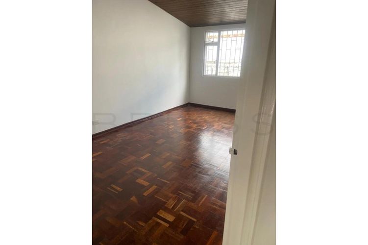 Casa de 5 alcobas en venta en Estoril, Bogotá, 344 m² · foto 4 de 11