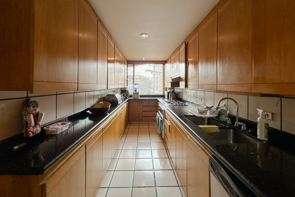 Apartamento en venta en Los Rosales, Bogotá · foto 6 de 24