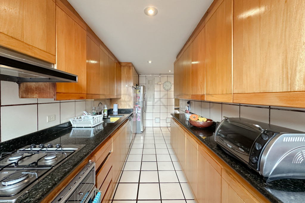 Apartamento en venta en Los Rosales, Bogotá · foto 7 de 24
