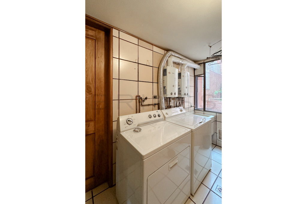 Apartamento en venta en Los Rosales, Bogotá · foto 8 de 24