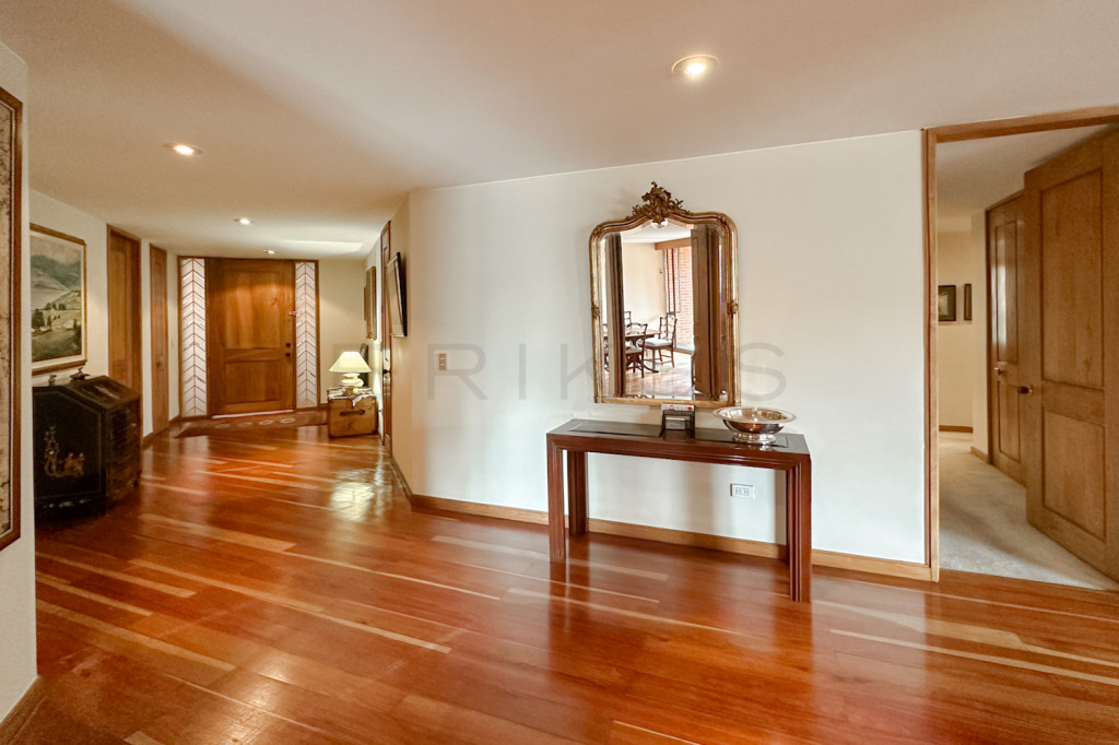 Apartamento en venta en Los Rosales, Bogotá · foto 9 de 24