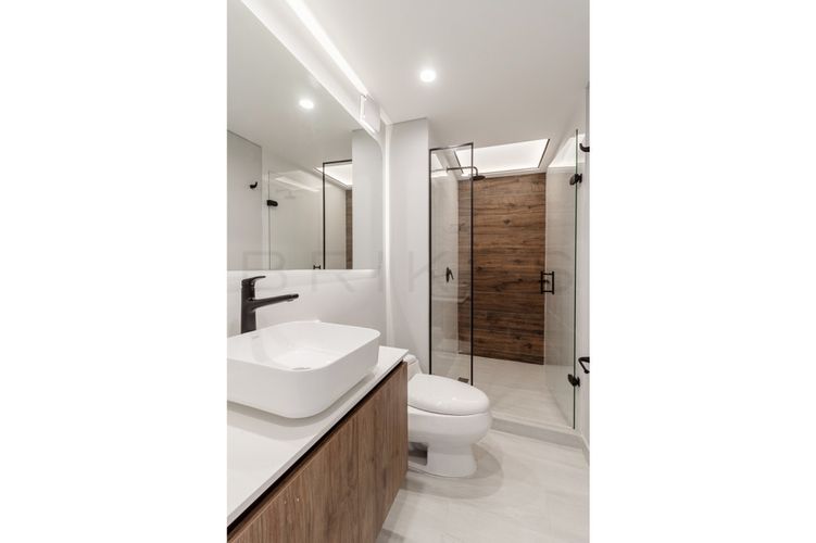Casa de 4 alcobas en venta en Niza Norte, Bogotá, 224 m² · foto 18 de 24