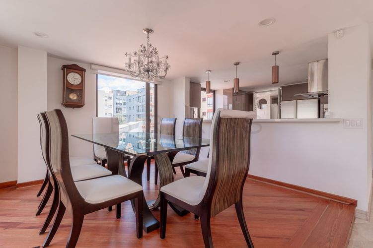Apartamento de 4 alcobas en venta en Los Cedros, Bogotá, 192 m² · foto 3 de 24