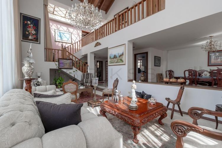 Casa de 4 alcobas en venta en San Jose De Bavaria, Bogotá, 236 m² · foto 3 de 23