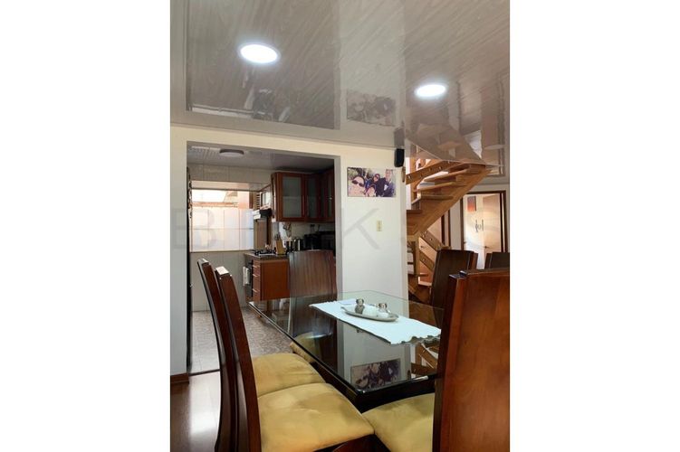 Casa de 5 alcobas en venta en El Campin, Chía, 240 m² · foto 3 de 24