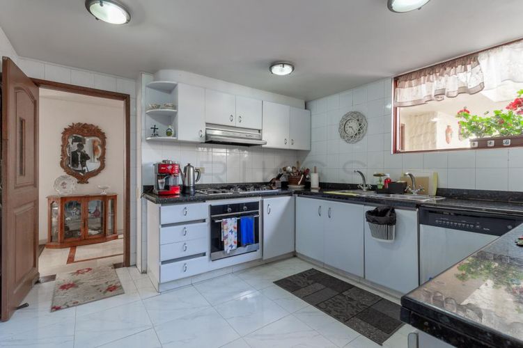 Casa de 4 alcobas en venta en San Jose De Bavaria, Bogotá, 236 m² · foto 7 de 23