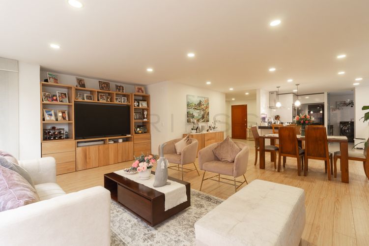 Apartamento en venta en Chico Norte, Bogotá · foto 2 de 15