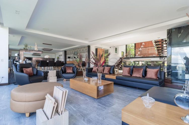Casa de 4 alcobas en venta en Santa Ana Oriental, Bogotá, 877 m² · foto 2 de 24
