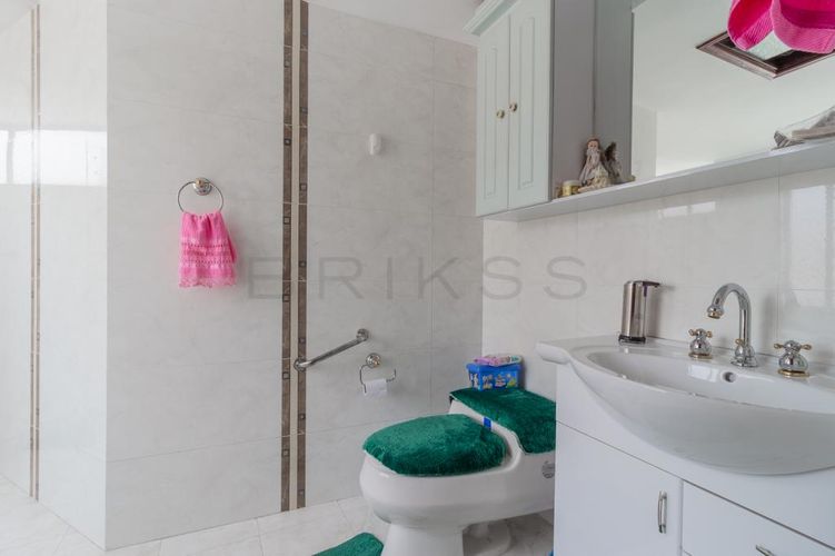 Casa de 4 alcobas en venta en Niza Norte, Bogotá, 386 m² · foto 16 de 20