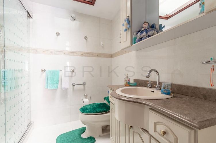 Casa de 4 alcobas en venta en Niza Norte, Bogotá, 386 m² · foto 18 de 20