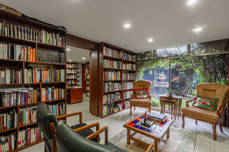 Casa de 5 alcobas en venta en Niza, Bogotá, 454 m² · foto 12 de 24