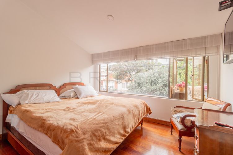 Casa de 5 alcobas en venta en Niza, Bogotá, 454 m² · foto 14 de 24