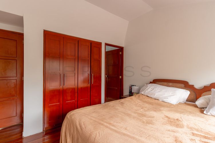 Casa de 5 alcobas en venta en Niza, Bogotá, 454 m² · foto 15 de 24