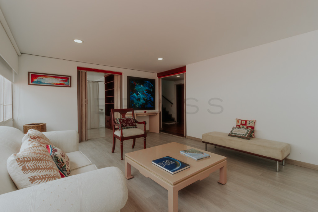 Casa en venta en Niza, Bogotá · foto 2 de 24
