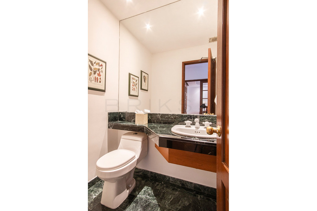 Casa en venta en Quinta Camacho, Bogotá · foto 13 de 24