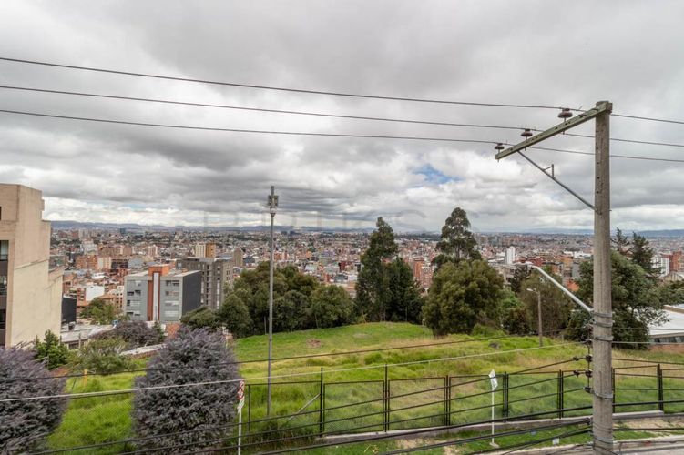 Casa de 3 alcobas en venta en Ingemar, Bogotá, 390 m² · foto 21 de 23