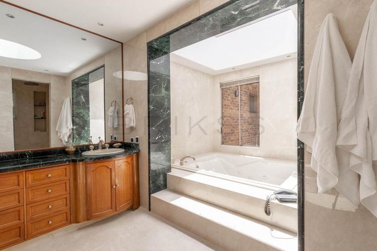 Apartamento de 3 alcobas en venta en Usaquen, Bogotá, 438 m² · foto 17 de 24