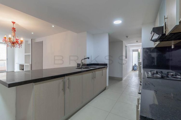 Apartamento de 3 alcobas en venta en La Calleja, Bogotá, 170 m² · foto 3 de 20
