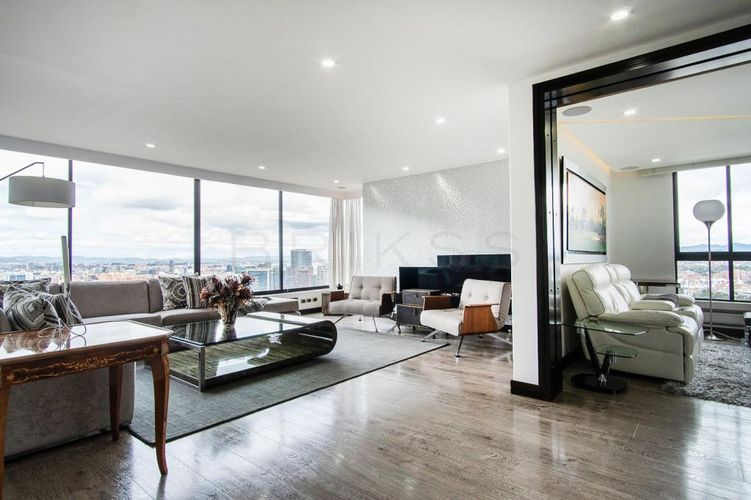 Apartamento de 3 alcobas en venta en Usaquen, Bogotá, 292 m² · foto 4 de 24