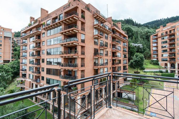 Apartamento de 3 alcobas en venta en Usaquen, Bogotá, 292 m² · foto 18 de 24