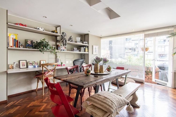 Apartamento de 3 alcobas en venta en Chicó Reservado, Bogotá, 196 m² · foto 2 de 18
