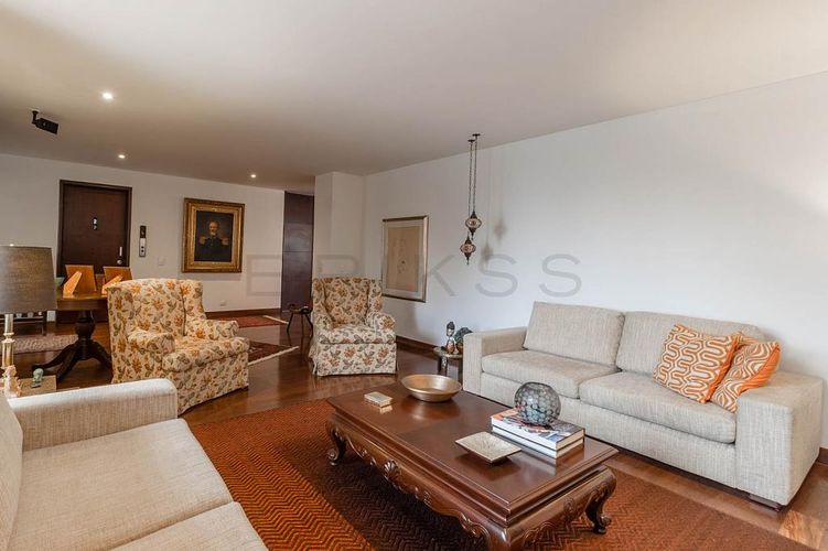 Apartamento de 3 alcobas en venta en Bellavista, Bogotá, 255 m² · foto 2 de 18