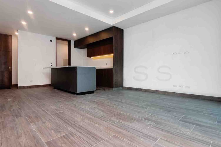 Apartamento de 2 alcobas en venta en Rincon Del Chico, Bogotá, 78 m² · foto 2 de 24