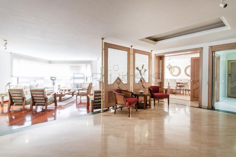 Apartamento de 4 alcobas en venta en La Carolina, Bogotá, 332 m² · foto 6 de 20