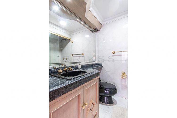 Apartamento de 4 alcobas en venta en La Carolina, Bogotá, 332 m² · foto 18 de 20