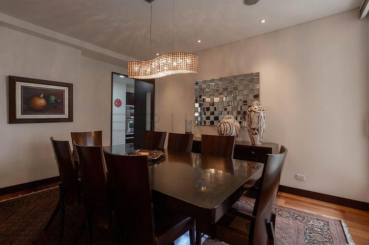 Apartamento de 3 alcobas en venta en Los Rosales, Bogotá, 300 m² · foto 3 de 24