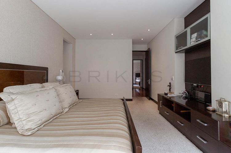 Apartamento de 3 alcobas en venta en Los Rosales, Bogotá, 300 m² · foto 10 de 24