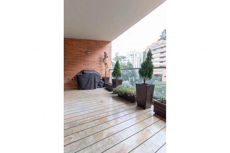 Apartamento de 3 alcobas en venta en Los Rosales, Bogotá, 300 m² · foto 20 de 24