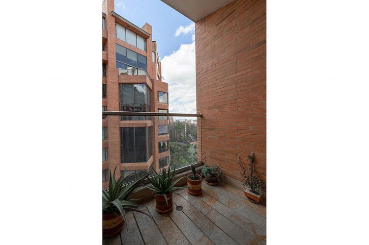 Apartamento de 3 alcobas en venta en Los Rosales, Bogotá, 300 m² · foto 21 de 24