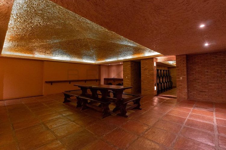 Apartamento de 3 alcobas en venta en Los Rosales, Bogotá, 300 m² · foto 22 de 24